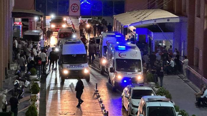 Batman’da 2 Aile Arasında Taşlı, Sopalı, Bıçaklı Kavga: 41 Yaralı