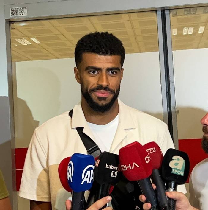 Rayyan Baniya: "Trabzonspor’da Oynamak Bütün Oyuncuların Hayalidir"