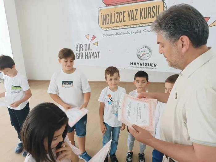 Gölpazarı’nda Düzenlenen İngilizce Kursu Sona Erdi