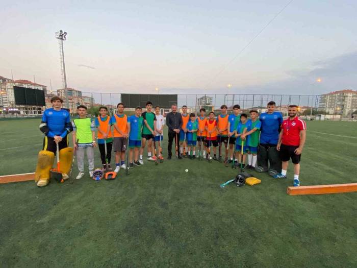 Pursaklar Belediye Spor Kulübü U16 Erkek Hokey Takımı Yeni Sezona Hazırlanıyor