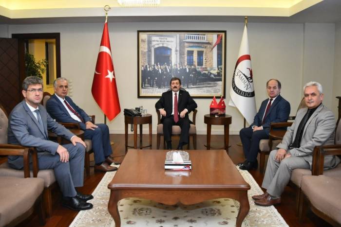 Samsun Valisi Tavlı, Ayağının Tozuyla Toplantılara Başladı