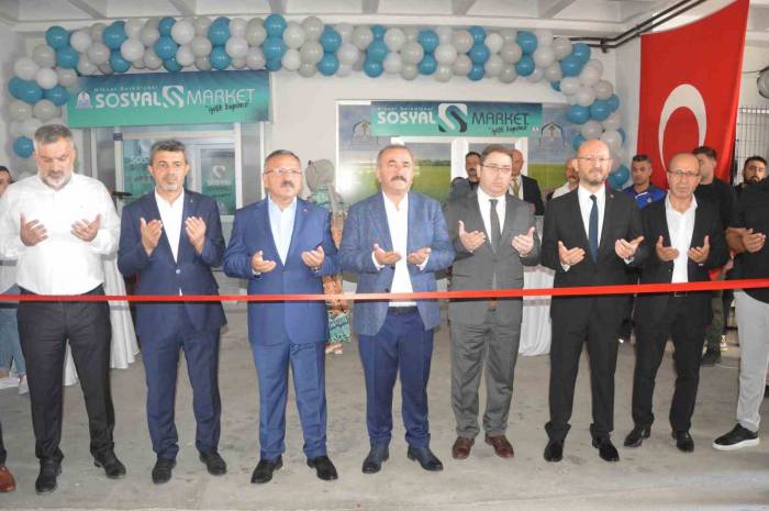 Bu Markette Para Geçmiyor, Açılışı Yapıldı