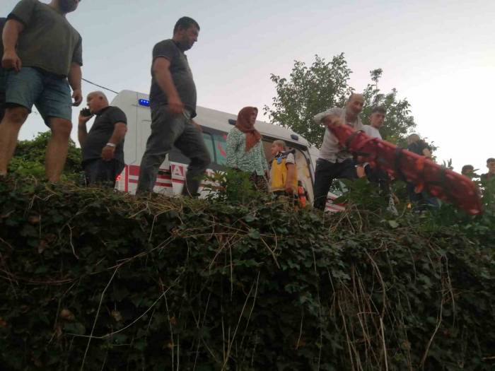 Tarım İşçilerini Taşıyan Patpat Bahçeye Uçtu: 1’i Ağır 13 Yaralı