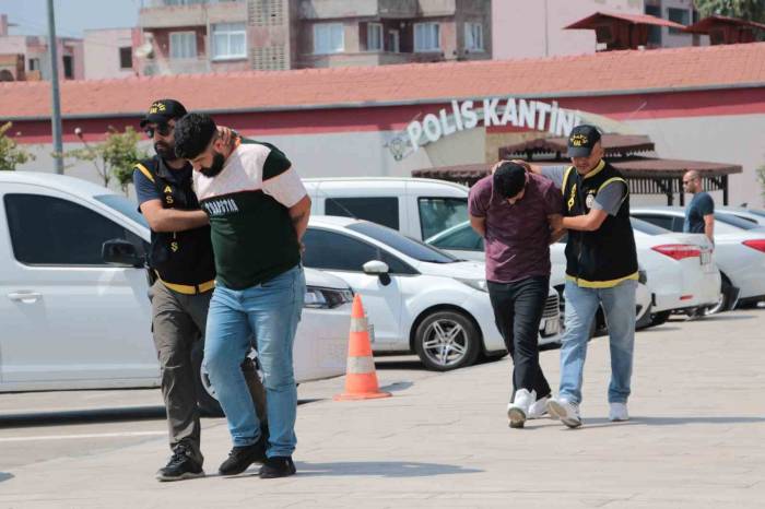 Husumetli Oldukları Aileyi Silahla Taradılar: 1 Ölü, 6 Yaralı