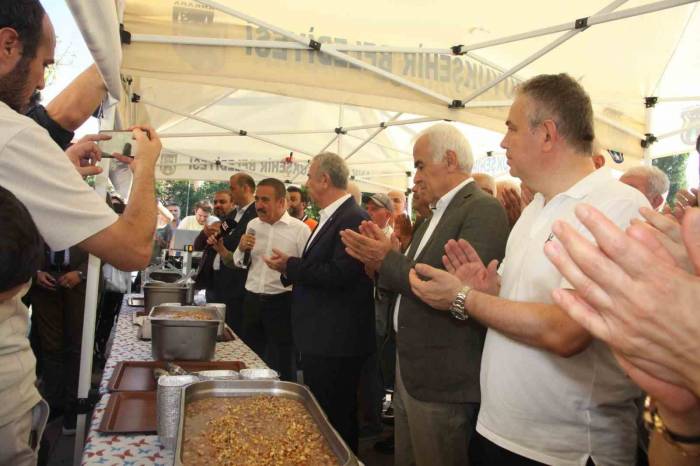 Ahid’den Vatandaşlara Aşure