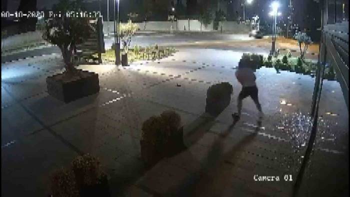 İstanbul’da Cadde Ortasında Film Sahnelerini Aratmayan Çatışma Kamerada