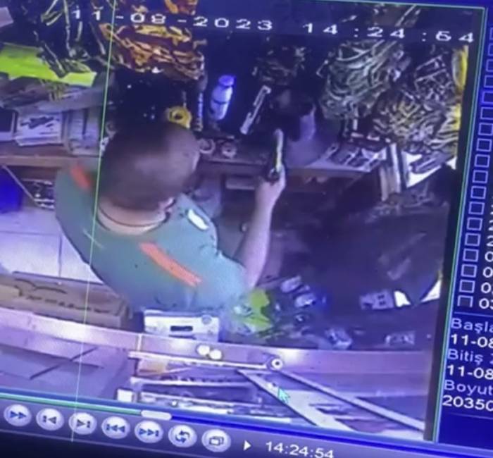 Biga’da Av Malzemeleri Satan İşyerinden Kurusıkı Tabanca Çalan Hırsız Yakalandı