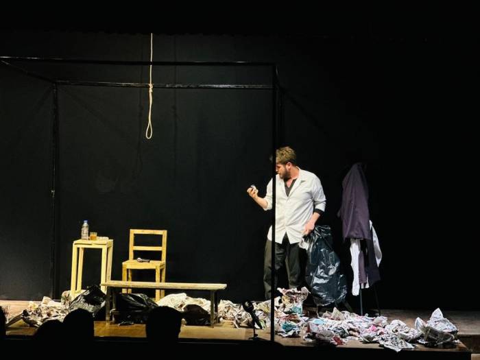 Elazığ’da ‘Nihayet Bitti’ Oyunu Sahnelendi