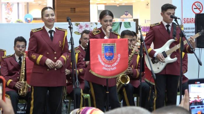 Jandarma Genel Komutanlığı Bandosu Kırıkkale’de Vatandaşlar İçin Sahne Aldı