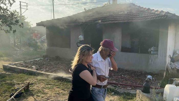 Tekirdağ’da Müstakil Ev Yangında Küle Döndü