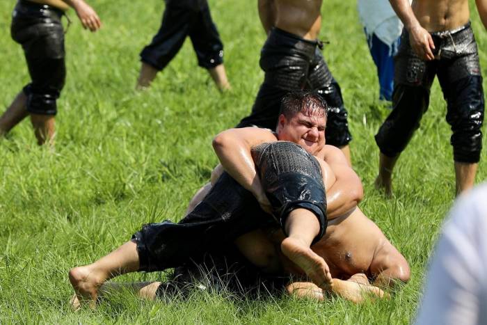 8. Yuntdağı Yağlı Pehlivan Güreşleri Başladı
