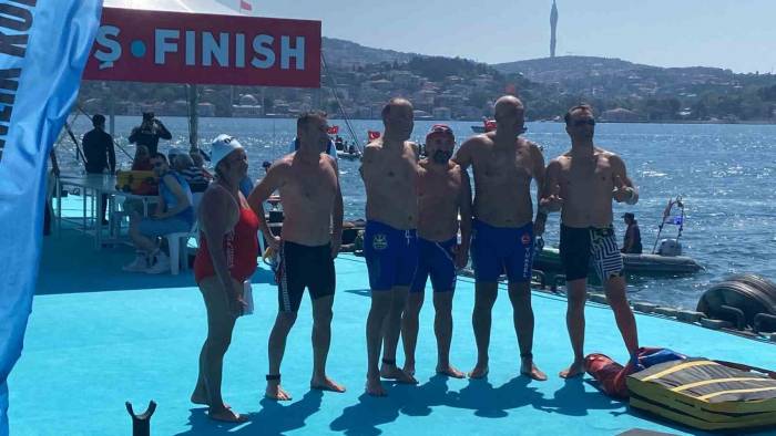 Kazada İki Kolunu Kaybeden Avcılar Belediye Başkanı Hançerli Üçüncü Kez Boğazı Yüzerek Geçti