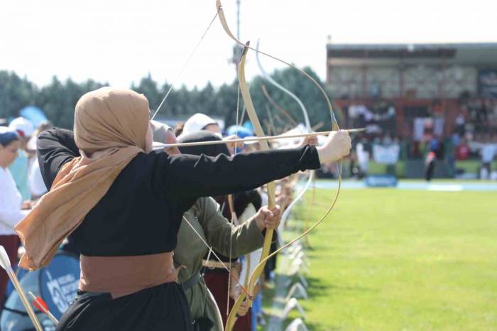 Kocaeli Geleneksel Türk Okçuluğu Açık Hava Puta Koşusu Başladı