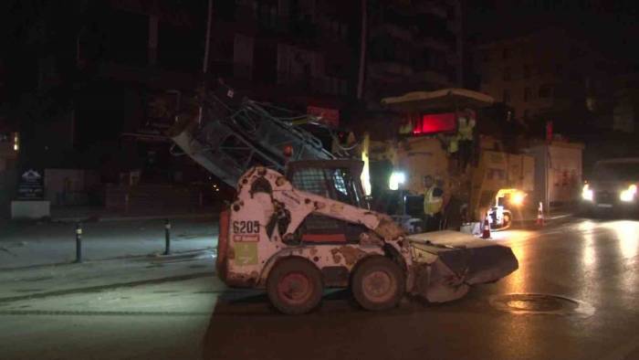 Maltepe Bağdat Caddesi Kavşağı Üzerinde Yapılan Çalışmalar Vatandaşları Çileden Çıkardı