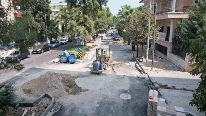 Atatürk Bulvarı’nda Alt Ve Üstyapı Çalışmaları Sürüyor