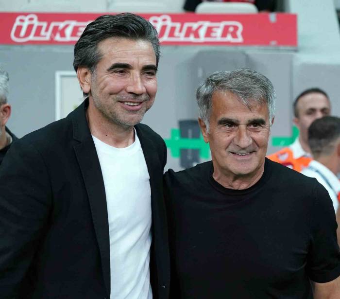 Trendyol Süper Lig: Beşiktaş: 1 - Pendikspor: 0 (İlk Yarı)