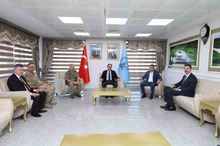 Bingöl Valisi Usta, Göreve Başladı