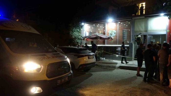 Pazarcıların Kavgası Silahlar Konuştu, Genç Kız Hayatını Kaybetti