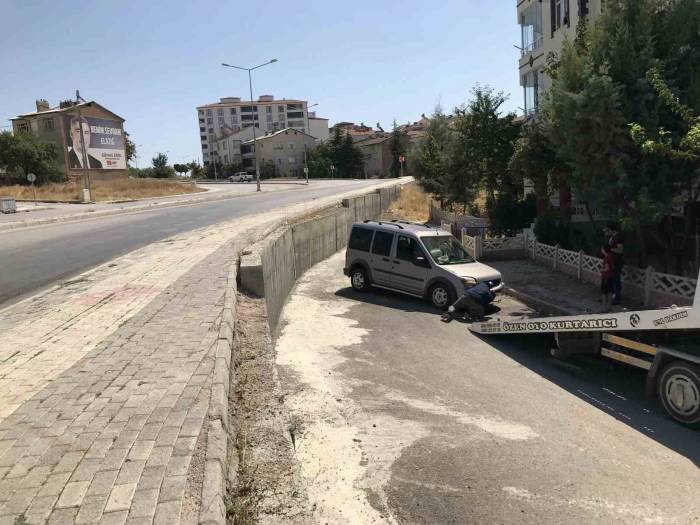 Yine Aynı Yer Yine Kaza: Korkudan Evlerinin Önünde Oturamıyorlar