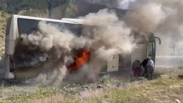 Yolcu Otobüsü Ateş Topuna Döndü