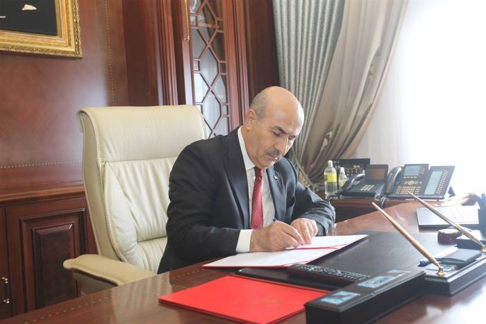 Bursa Valisinden Örnek Hareket