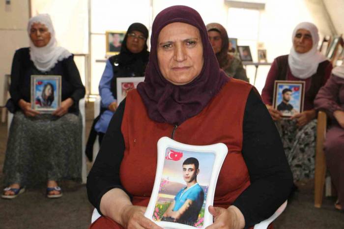 Evlat Direnişindeki Aileler Bin 449 Gündür Nöbette