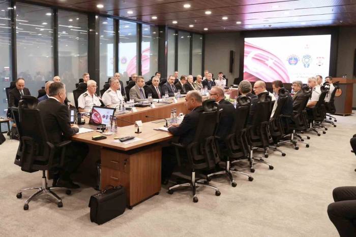 Bakan Yerlikaya: “Vatandaşlarımızın Huzur Ve Güvenliği İçin Suçluların Nefesini Kesmekte Kararlıyız”