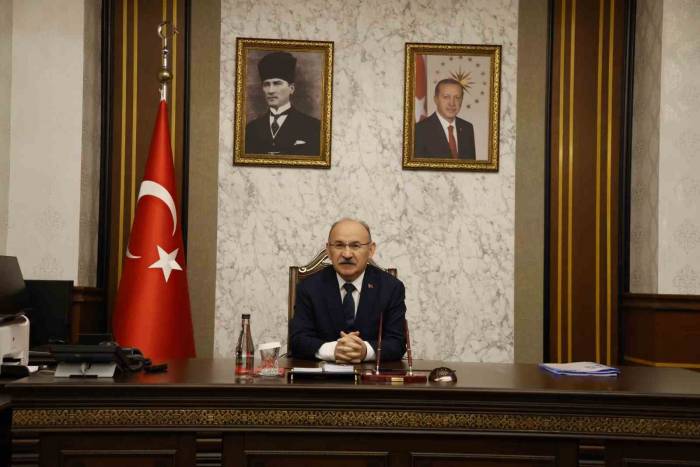 Vali Yaşar Karadeniz Sakarya’da Görevine Başladı