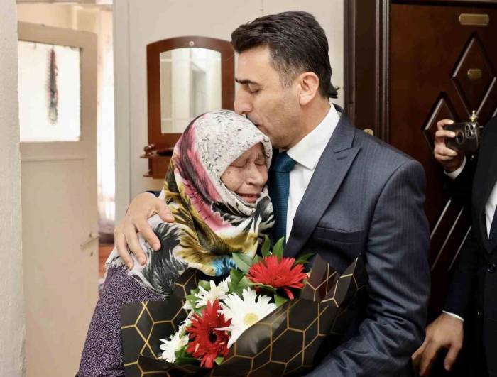 Vali Şefik Aygöl Şehit Ailelerinin Hayır Duasını Aldı