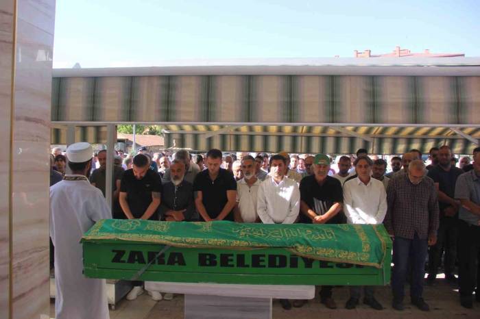 12 Kişinin Öldüğü Kazada Hayatını Kaybeden Muavin Son Yolculuğuna Uğurlandı