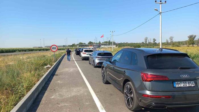 Yunanistan’daki Yangın Nedeniyle İpsala’dan Geçemeyenler Pazarkule’ye Yöneldi