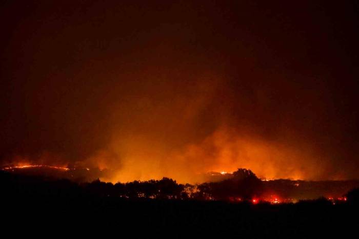 Yunanistan’ın Türkiye Sınırındaki Orman Yangını 3 Gündür Devam Ediyor