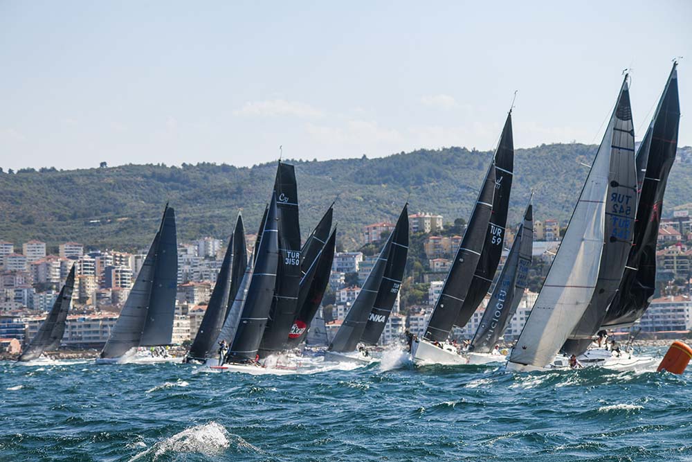 11-tayk-eker-olympos-regatta-yelken-yarisinda-tirilye-koy-ici-etabi-3-1.jpg