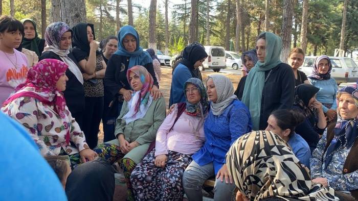 Kocası Tarafından Vahşice Katledilen Genç Kadın Gözyaşlarıyla Toprağa Verildi