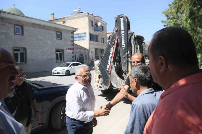 Başkan Büyükkılıç Yemliha’da Vatandaşın Taleplerini Dinledi