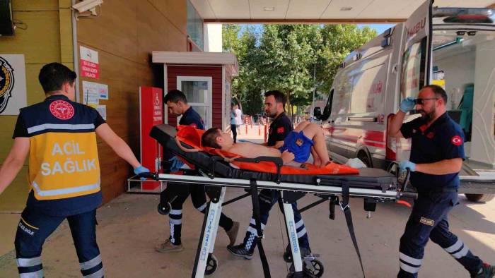 Çaydanlıktan Üzerine Sıcak Su Dökülen Çocuk Yandı
