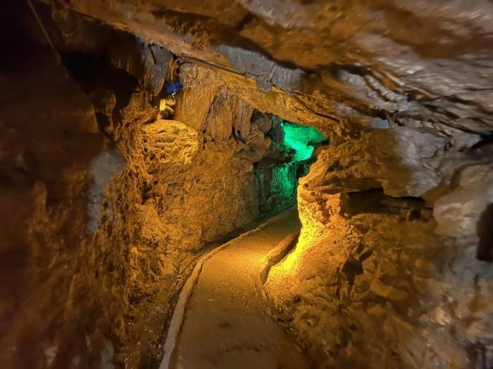 Yaz Aylarının Serinleten Mağarası Şifa Dağıtıyor