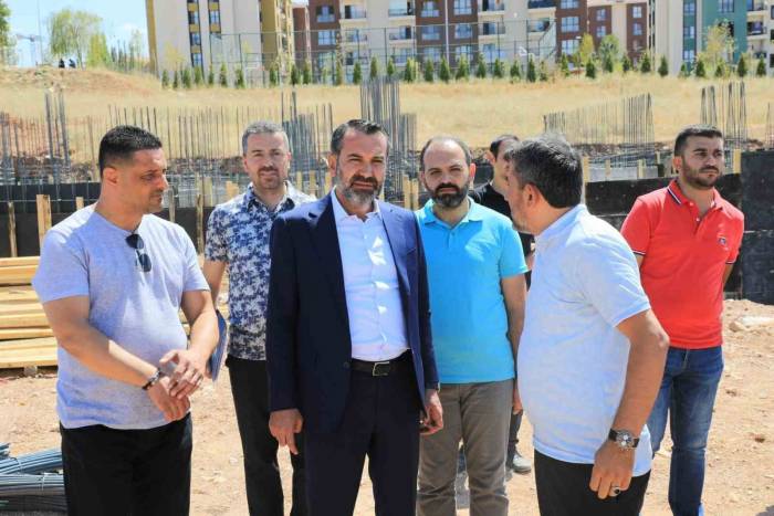 Başkan Şerifoğulları; “İlk Günkü Aşkla Çalışıyor Ve Şehrimizin Her Köşesine Hizmet Götürmeye Devam Ediyoruz”