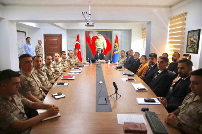 Vali Çelik: "Halkın Huzur Ve Güvenliği Önceliğimiz"