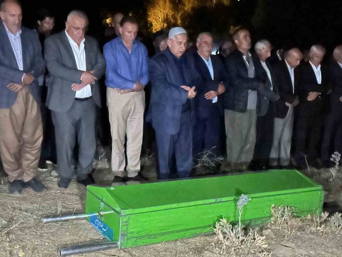 Yüksekova’da Kazada Hayatını Kaybeden Adalet Safalı Toprağa Verildi