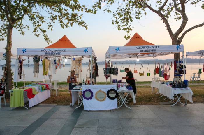 Küçükçekmece Belediyesi Kadın Emeği Pazarı Göl Kenarında Vatandaşlarla Buluşuyor