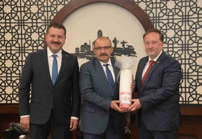 Balıkesir Protokolü Kurtdereli Yağlı Güreşlerine Davet Edildi