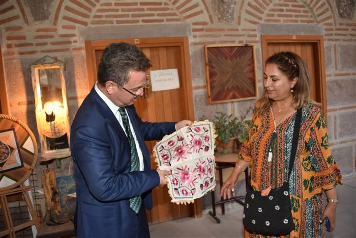 Vali Ünlü, Tarihi Kurşunlu Hanı Gezdi