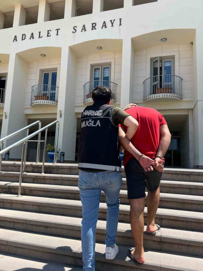 376 Adet Sentetik Ecza Ele Geçirildi