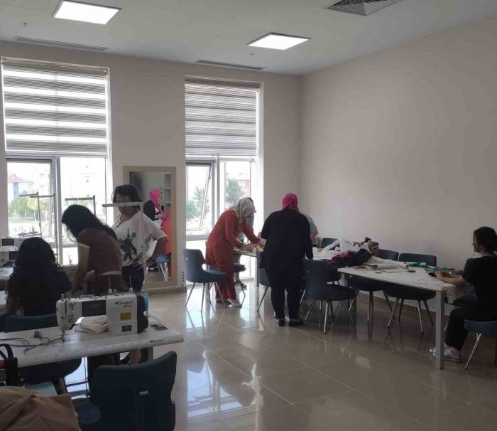 Sincan Belediyesi Ücretsiz Meslek Edindirme Kursları Açtı