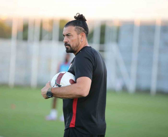 Servet Çetin: "Antalyaspor Maçı Kolay Olmayacak"