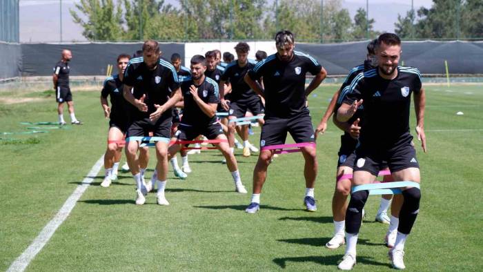 Erzurumspor Teknik Direktörü Hakan Kutlu: "204 Günlük Hasret Bitsin"