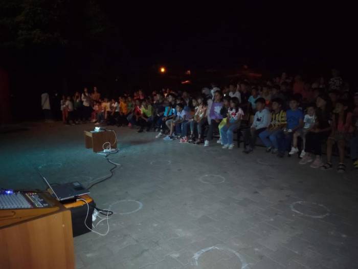 Muradiye’de Çocuklar İçin Açık Havada Sinema Etkinliği