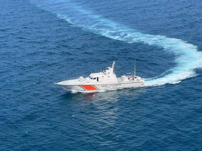 Artvin’de Denizde Kaybolan Balıkçıyı Arama Çalışmaları Sürüyor