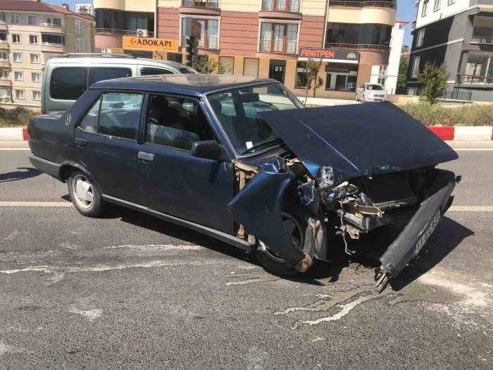 Bilecik’te Meydana Gelen Trafik Kazasında 1 Kişi Yaralandı